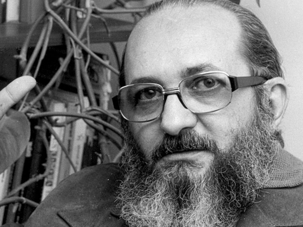 Resumo do livro A Importância do Ato de Ler de Paulo Freire Escritora