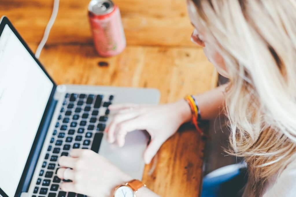 Como ganhar dinheiro escrevendo histórias na internet