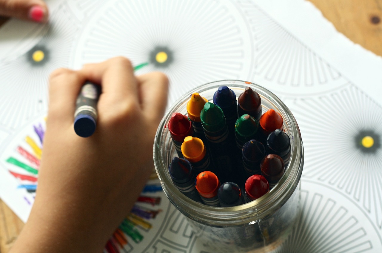 10 livros para colorir que vão entreter a mente infantil e adulta
