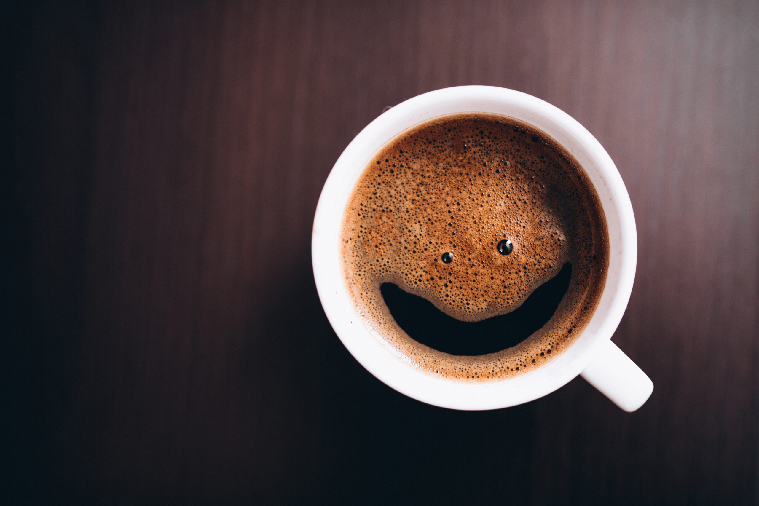 Cafezinho em inglês: 3 maneiras de pedir café no idioma