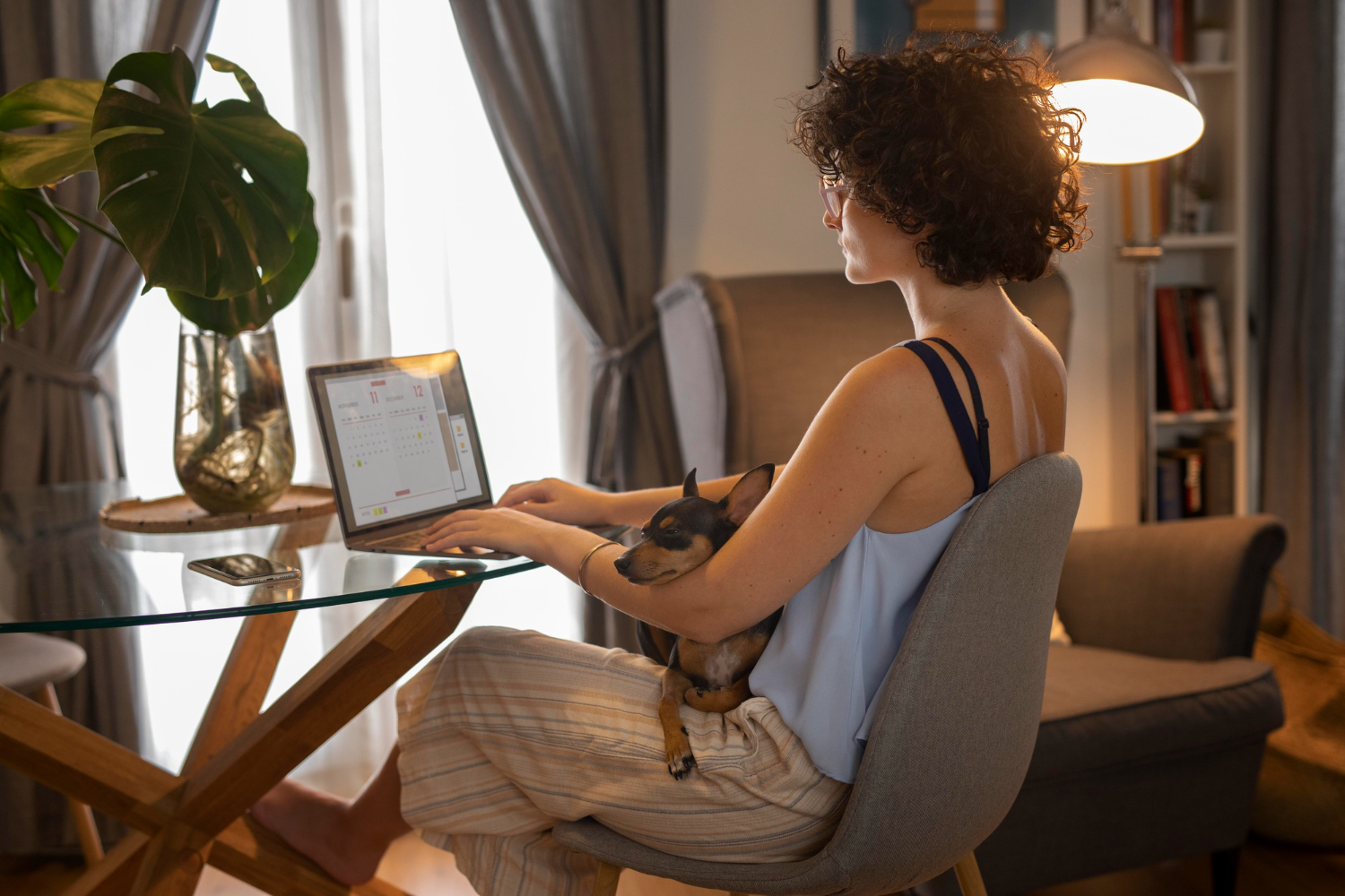 12 sites para fazer renda extra em casa ou de carro