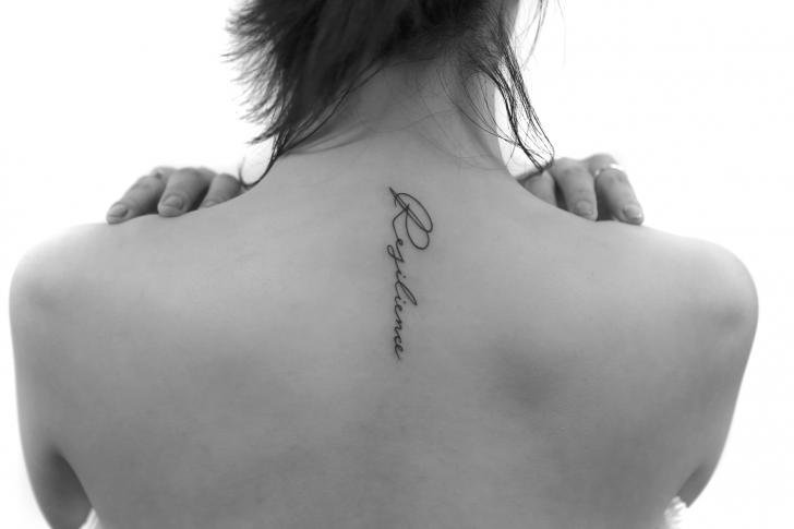 frases bíblicas para tatuar nas costas feminina